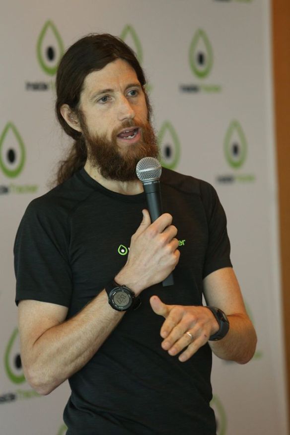Mike Wardian speaking at the InsideTracker shakeout run event 